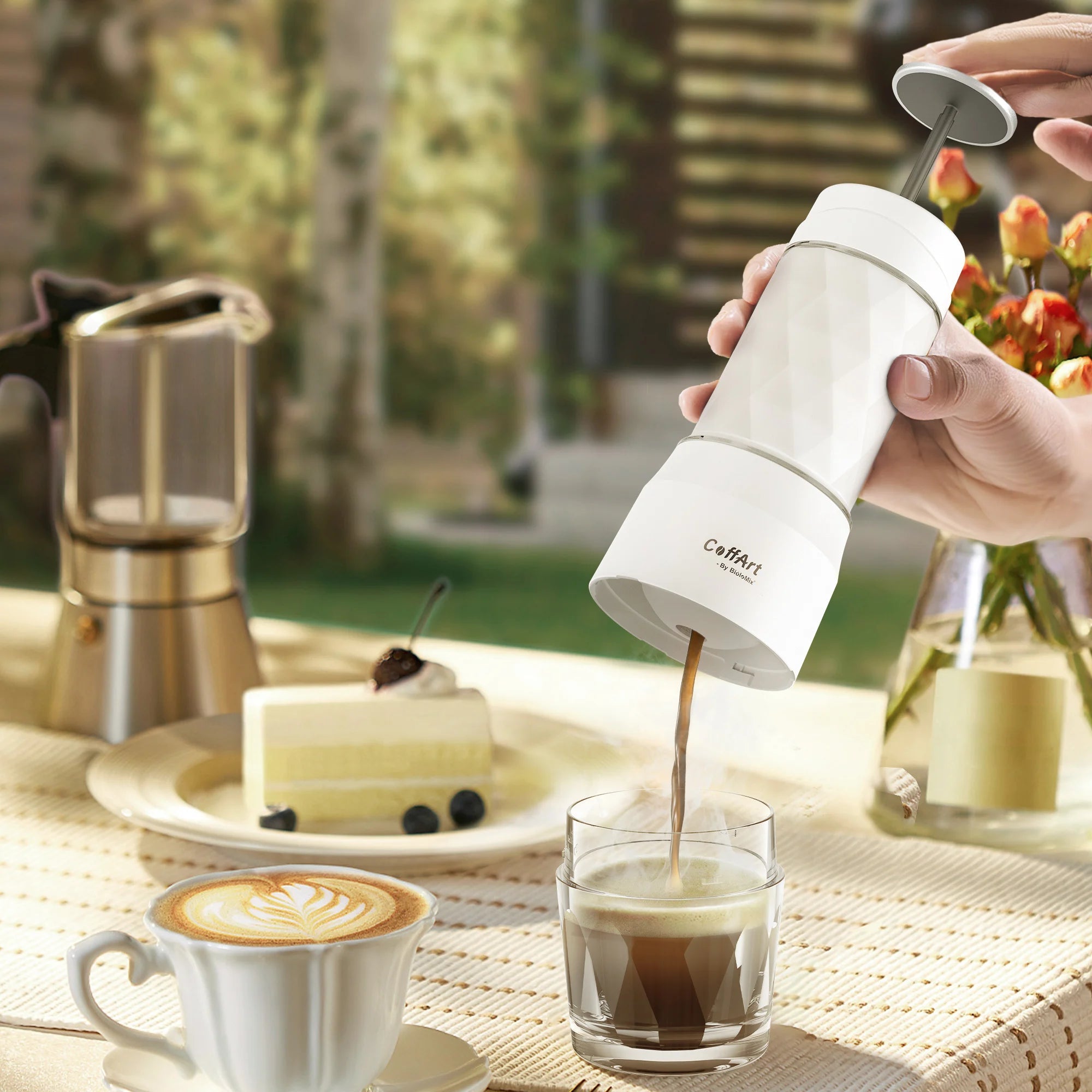 BioloMix Machine à café portative Machine à expresso presse à main Capsule cafetière moulue Portable pour voyage et pique-nique - Golden High-Tech